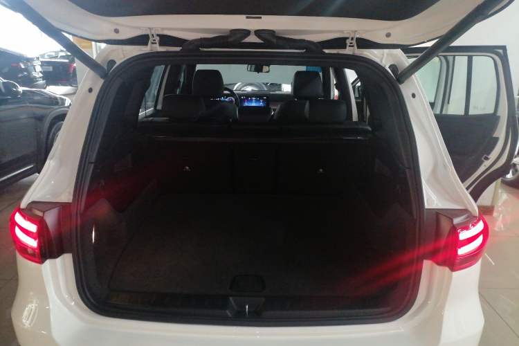 Used Mercedes-Benz GLB 2024 GLB 200 Dynamic Edition Trunk