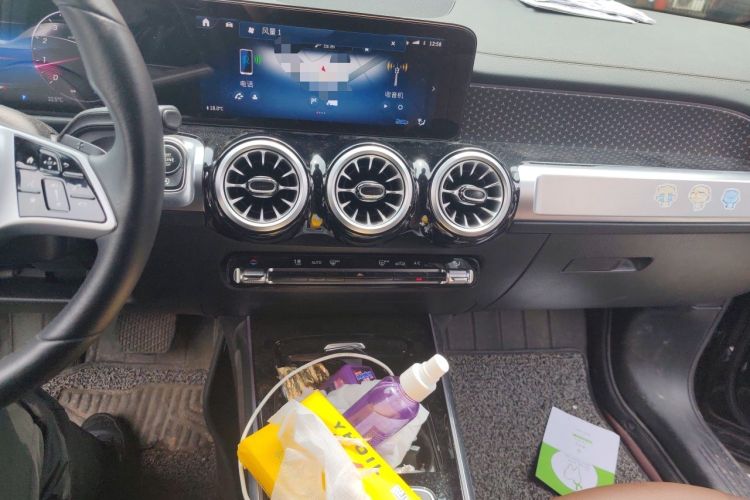 Used Mercedes-Benz GLB 2025 GLB 220 Sport Edition Audio And AC Panel