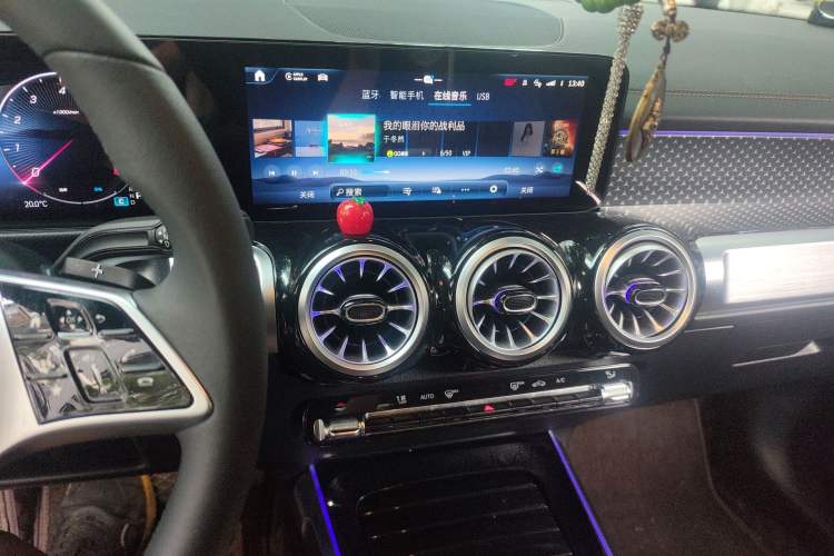 Used Mercedes-Benz GLB 2025 GLB 220 Fashion Model Audio And AC Panel