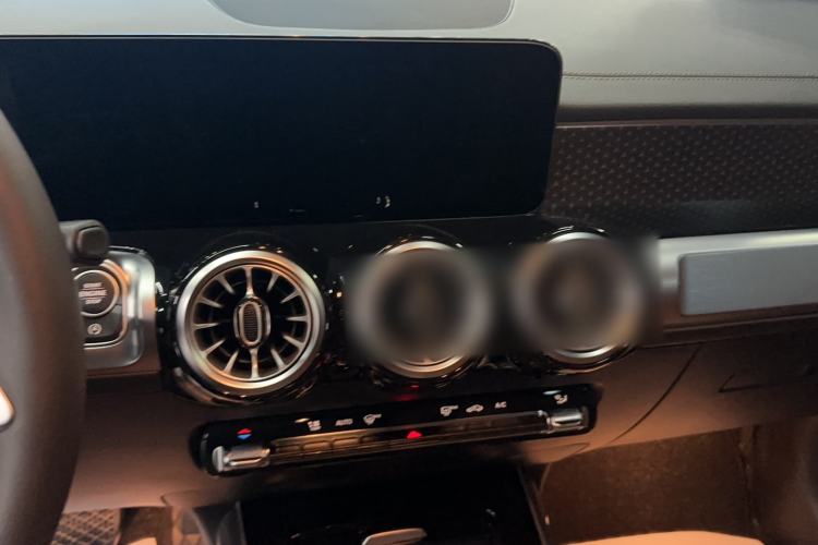 Used Mercedes-Benz GLB 2025 GLB 220 Fashion Model Audio And AC Panel