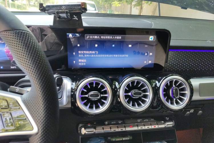 Used Mercedes-Benz GLB 2025 GLB 220 Fashion Model Audio And AC Panel