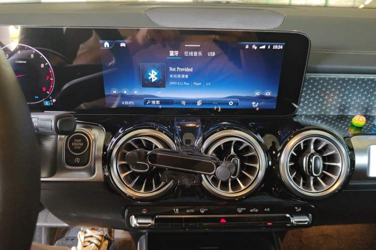 Used Mercedes-Benz GLB 2025 GLB 220 Fashion Model Audio And AC Panel