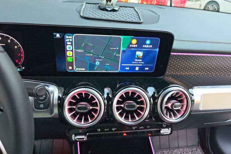 Used Mercedes-Benz GLB 2025 GLB 220 Sport Edition Audio And AC Panel