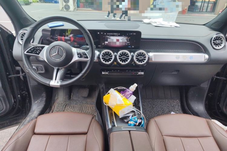 Used Mercedes-Benz GLB 2025 GLB 220 Sport Edition Center Console