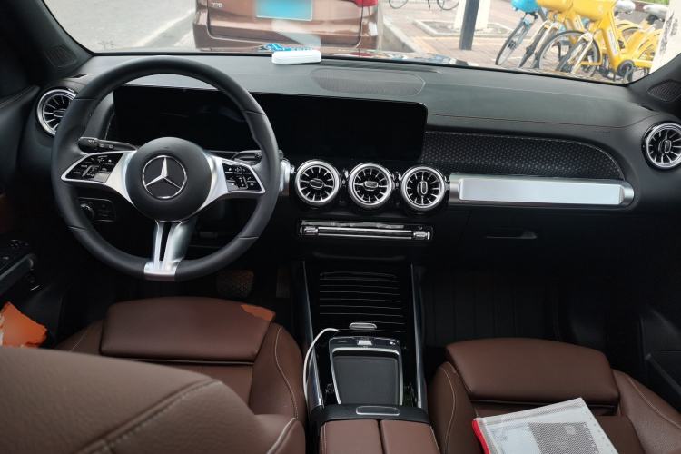 Used Mercedes-Benz GLB 2025 GLB 220 Fashion Model Center Console