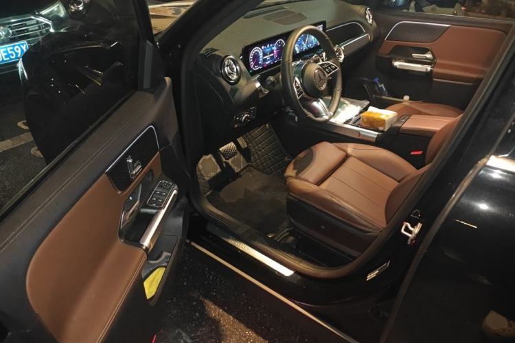 Used Mercedes-Benz GLB 2025 GLB 220 Sport Edition Driver Seat