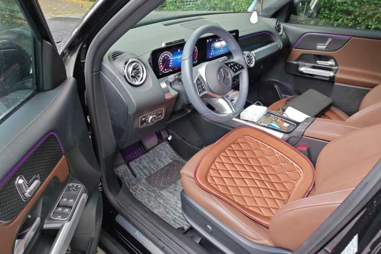 Used Mercedes-Benz GLB 2025 GLB 220 Sport Edition Driver Seat