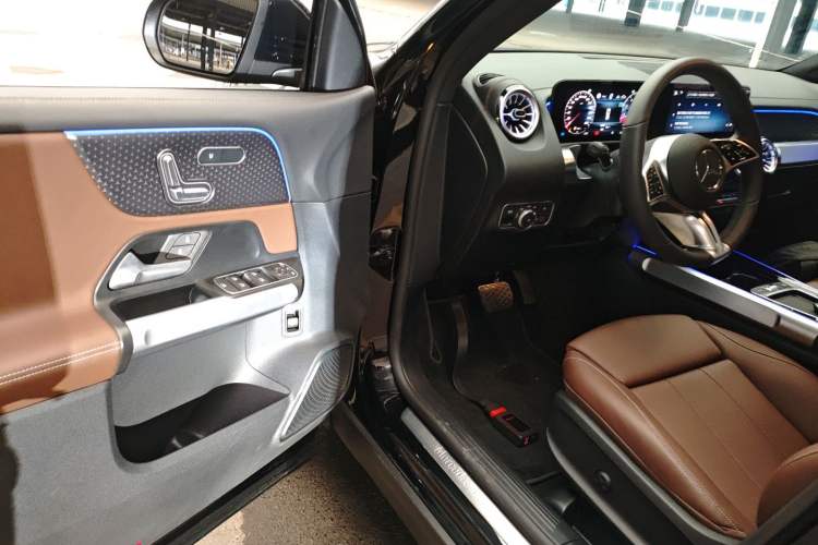 Used Mercedes-Benz GLB 2025 GLB 220 Fashion Model Driver Seat