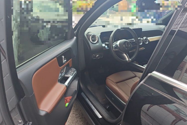 Used Mercedes-Benz GLB 2025 GLB 220 Sport Edition Driver Seat