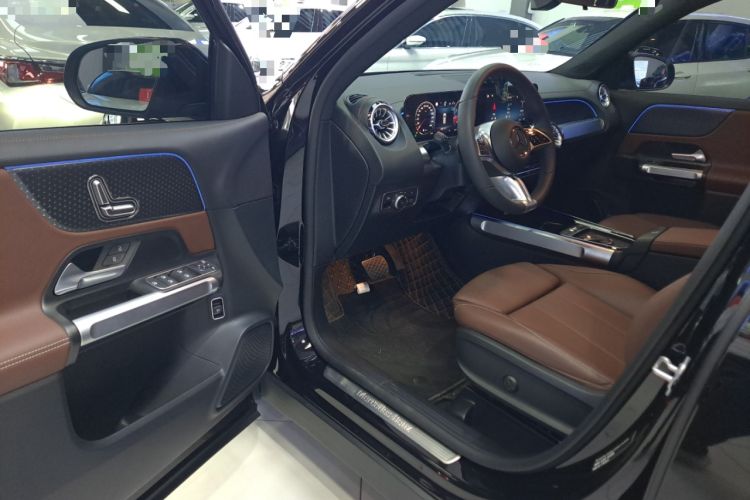 Used Mercedes-Benz GLB 2025 GLB 220 Sport Edition Driver Seat