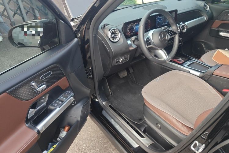 Used Mercedes-Benz GLB 2025 GLB 220 Sport Edition Driver Seat