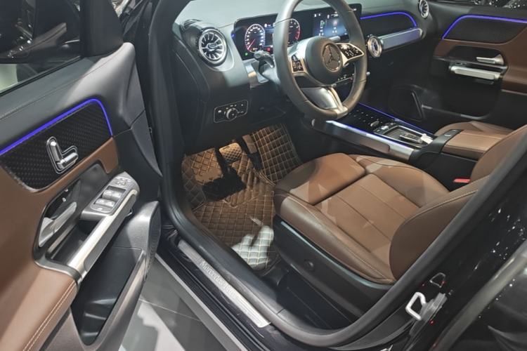 Used Mercedes-Benz GLB 2025 GLB 220 Sport Edition Driver Seat