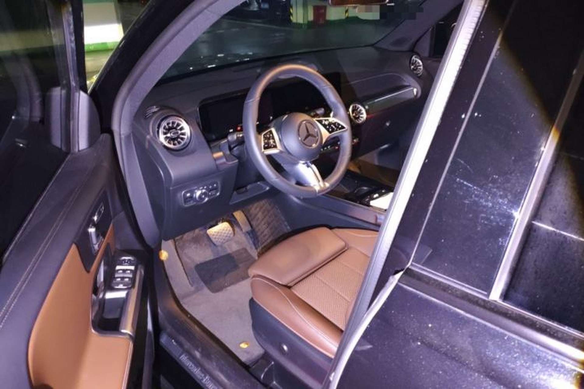 Used Mercedes-Benz GLB 2025 GLB 220 4MATIC Driver Seat