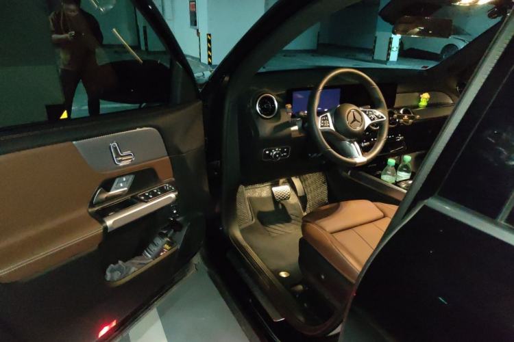 Used Mercedes-Benz GLB 2025 GLB 200 Dynamic Edition Driver Seat