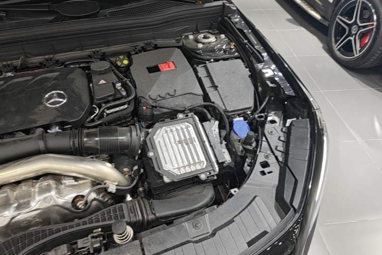 Used Mercedes-Benz GLB 2025 GLB 220 Sport Edition Engine Bay Left
