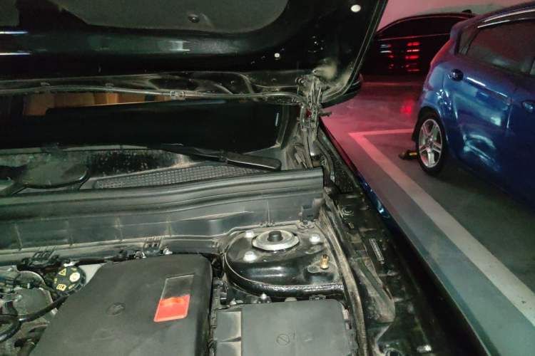 Used Mercedes-Benz GLB 2025 GLB 200 Dynamic Edition Engine Bay Left