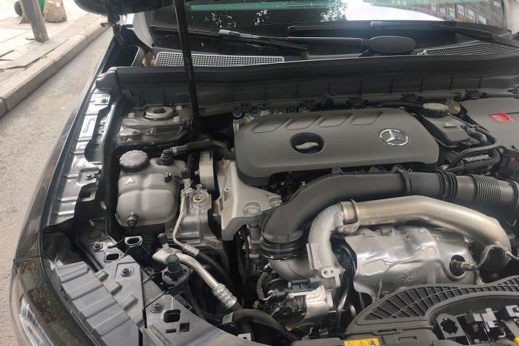 Used Mercedes-Benz GLB 2025 GLB 220 Fashion Model Engine Bay Right