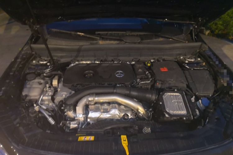 Used Mercedes-Benz GLB 2025 GLB 220 Sport Edition Engine Bay