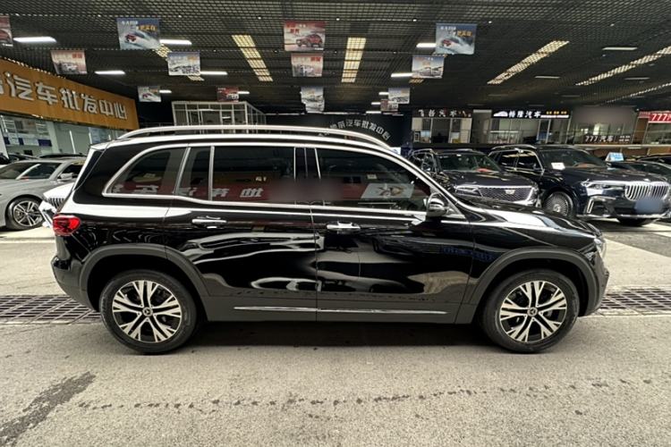 Used Mercedes-Benz GLB 2025 GLB 220 Sport Edition Exterior 2