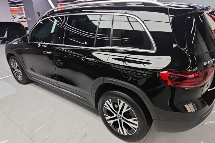 Used Mercedes-Benz GLB 2025 GLB 220 Sport Edition Exterior 3