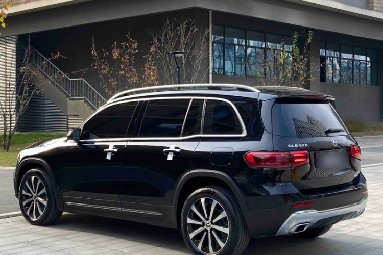 Used Mercedes-Benz GLB 2025 GLB 220 Fashion Model Exterior 3