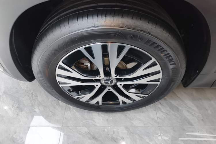 Used Mercedes-Benz GLB 2025 GLB 220 Sport Edition Exterior 4
