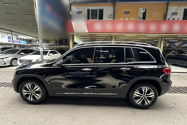 Used Mercedes-Benz GLB 2025 GLB 220 Sport Edition Exterior 4