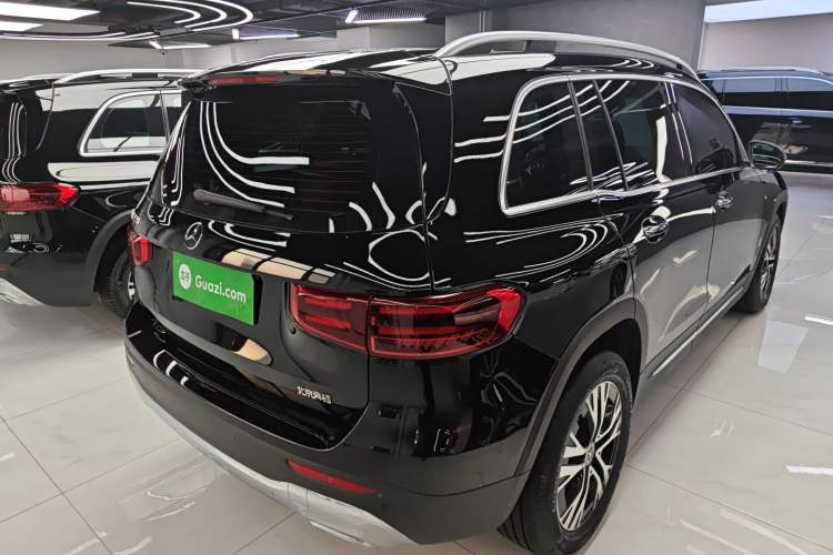 Used Mercedes-Benz GLB 2025 GLB 220 Sport Edition Exterior 5
