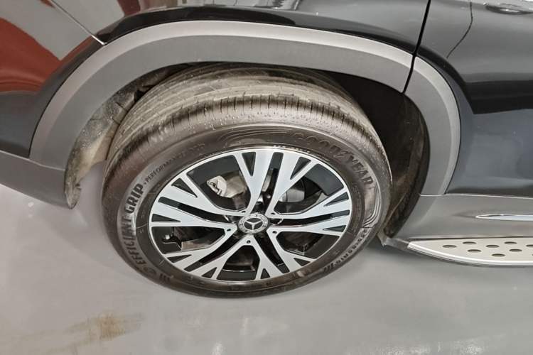 Used Mercedes-Benz GLB 2025 GLB 220 Sport Edition Exterior 5
