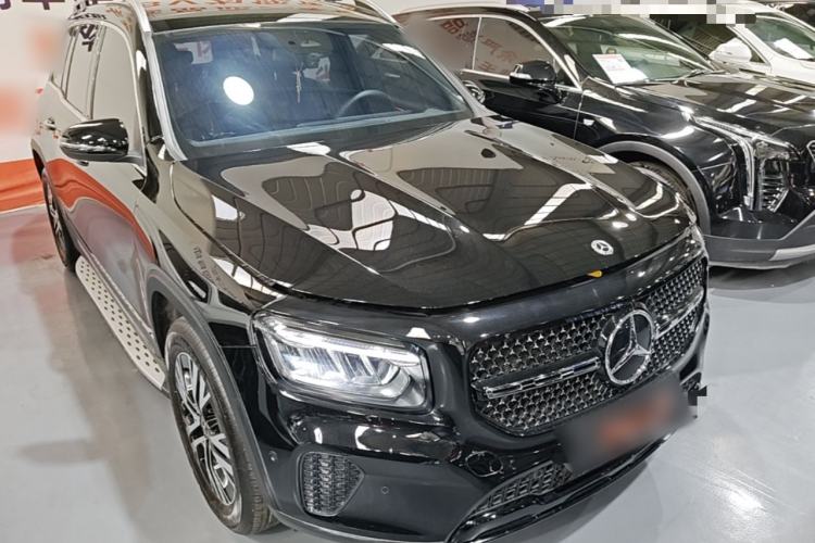 Used Mercedes-Benz GLB 2025 GLB 220 Sport Edition Front Right 45 Deg