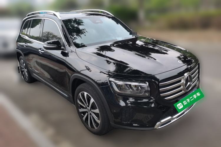 Used Mercedes-Benz GLB 2025 GLB 220 Fashion Model Front Right 45 Deg