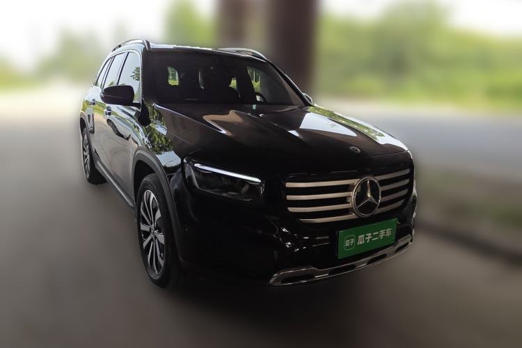 Used Mercedes-Benz GLB 2025 GLB 220 Fashion Model Front Right 45 Deg