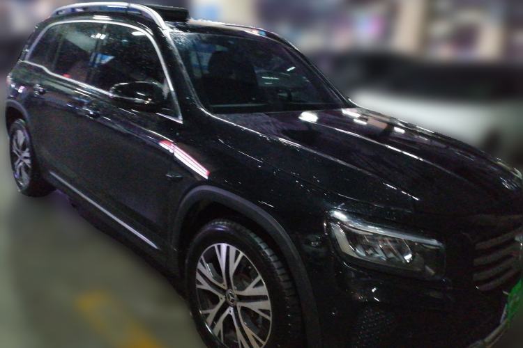 Used Mercedes-Benz GLB 2025 GLB 220 Sport Edition Front Right 45 Deg