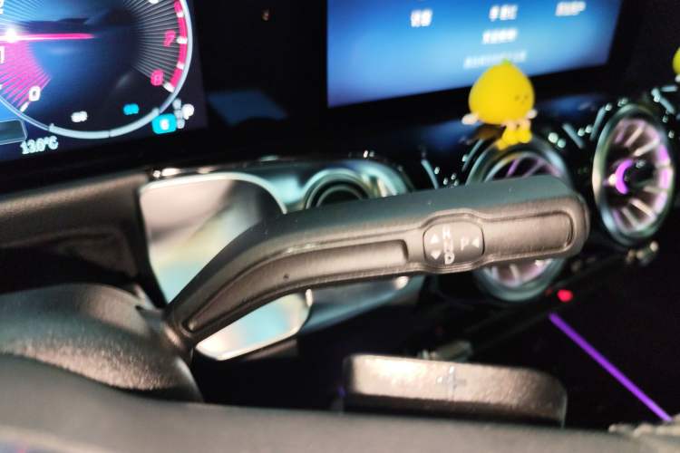 Used Mercedes-Benz GLB 2025 GLB 220 Sport Edition Gear Lever