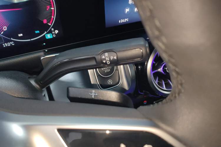 Used Mercedes-Benz GLB 2025 GLB 220 Sport Edition Gear Lever