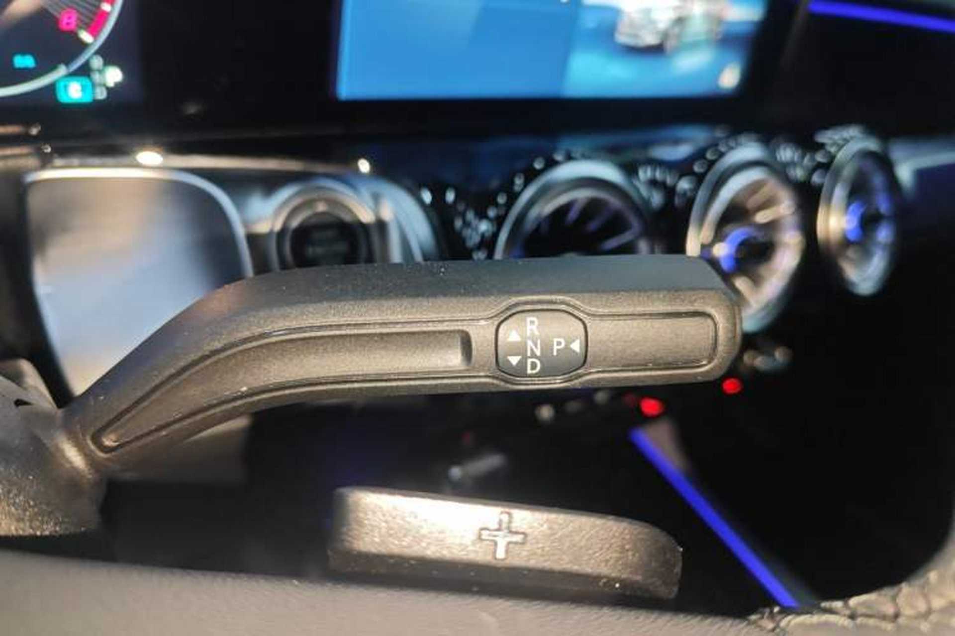 Used Mercedes-Benz GLB 2025 GLB 220 Fashion Model Gear Lever