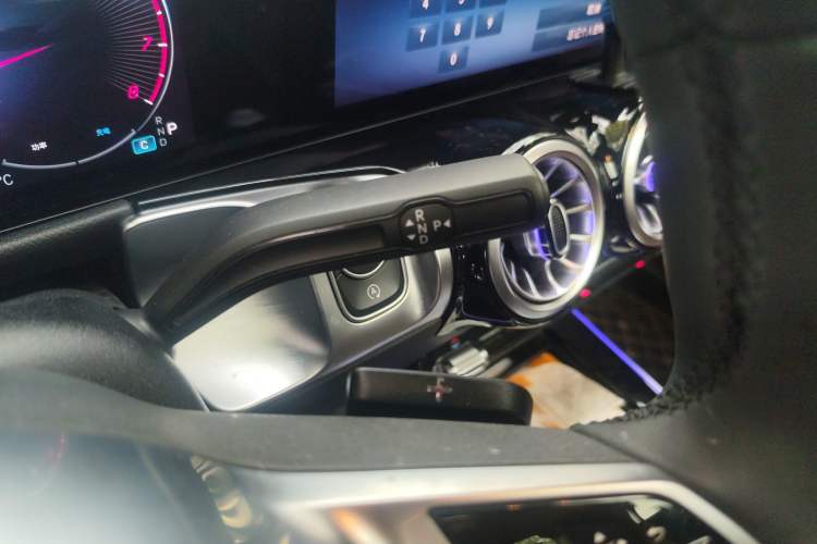 Used Mercedes-Benz GLB 2025 GLB 220 Sport Edition Gear Lever