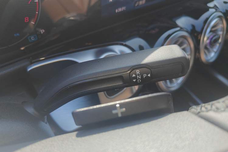 Used Mercedes-Benz GLB 2025 GLB 220 Sport Edition Gear Lever