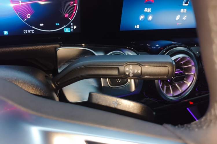 Used Mercedes-Benz GLB 2025 GLB 220 Sport Edition Gear Lever