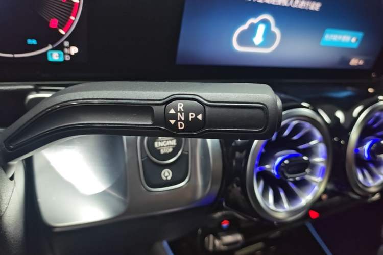 Used Mercedes-Benz GLB 2025 GLB 220 Sport Edition Gear Lever