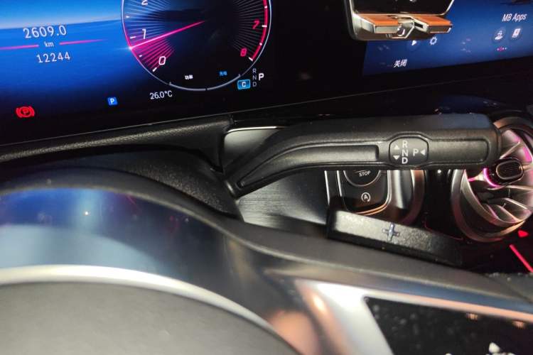 Used Mercedes-Benz GLB 2025 GLB 220 Sport Edition Gear Lever