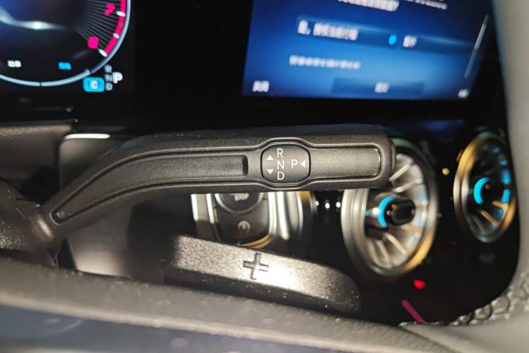 Used Mercedes-Benz GLB 2025 GLB 220 Fashion Model Gear Lever