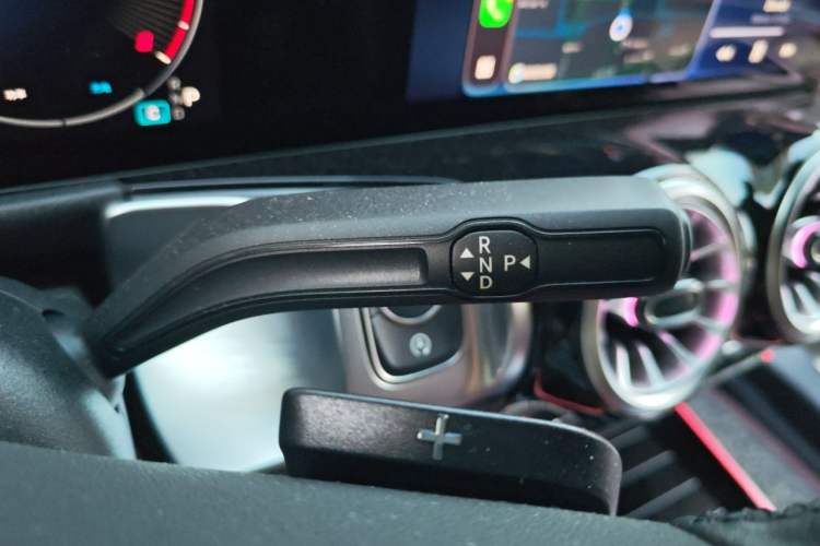 Used Mercedes-Benz GLB 2025 GLB 220 Sport Edition Gear Lever