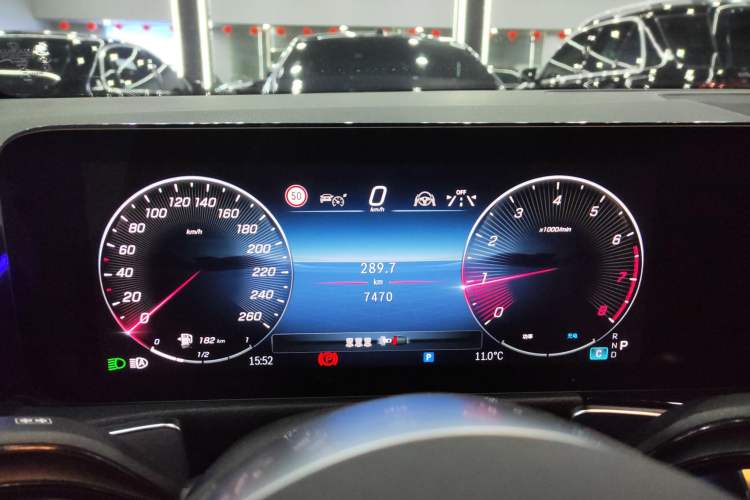 Used Mercedes-Benz GLB 2025 GLB 220 Sport Edition Instrument Cluster