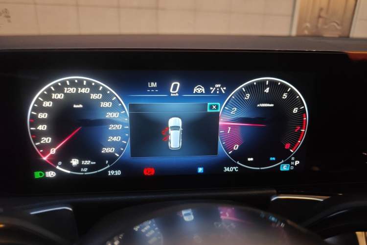 Used Mercedes-Benz GLB 2025 GLB 220 Sport Edition Instrument Cluster