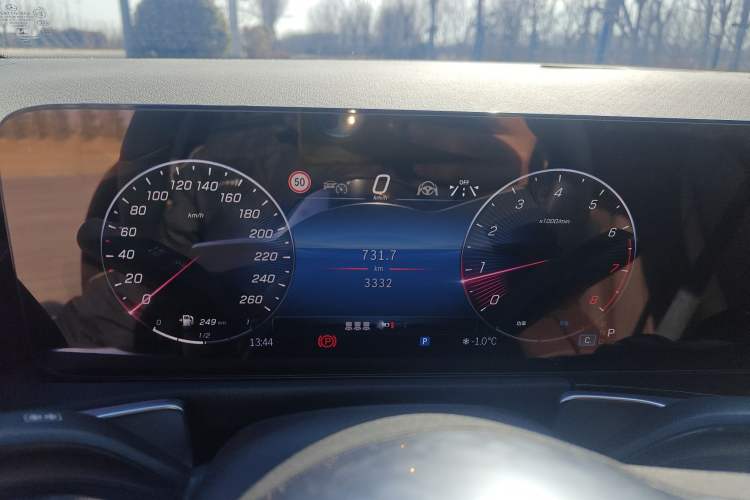 Used Mercedes-Benz GLB 2025 GLB 220 Sport Edition Instrument Cluster