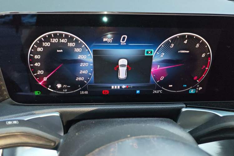 Used Mercedes-Benz GLB 2025 GLB 220 Sport Edition Instrument Cluster
