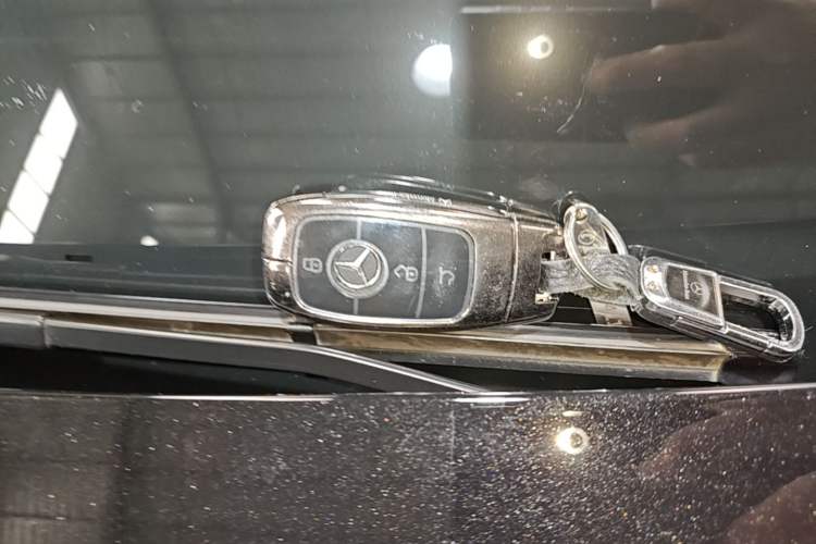 Used Mercedes-Benz GLB 2025 GLB 220 Sport Edition Interior 1