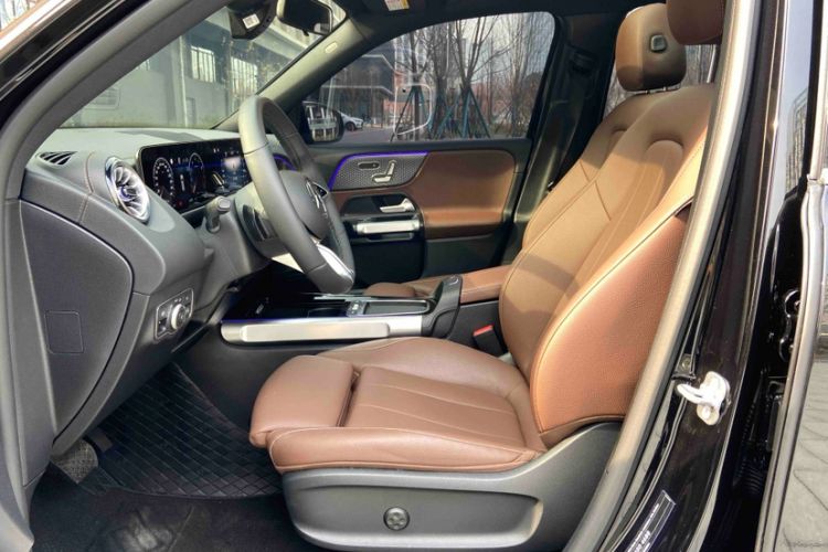 Used Mercedes-Benz GLB 2025 GLB 220 Fashion Model Interior 1