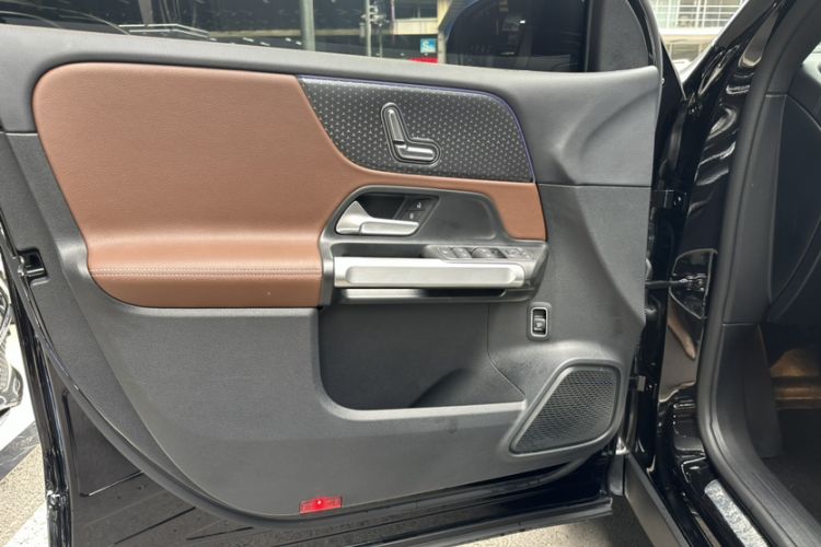 Used Mercedes-Benz GLB 2025 GLB 220 Sport Edition Interior 12